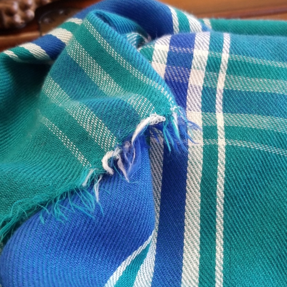 LARGE 💙💚 SHAWL/SCARF - Picture 6 of 8